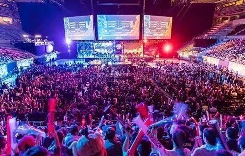 出顽强拼搏 出顽强拼搏